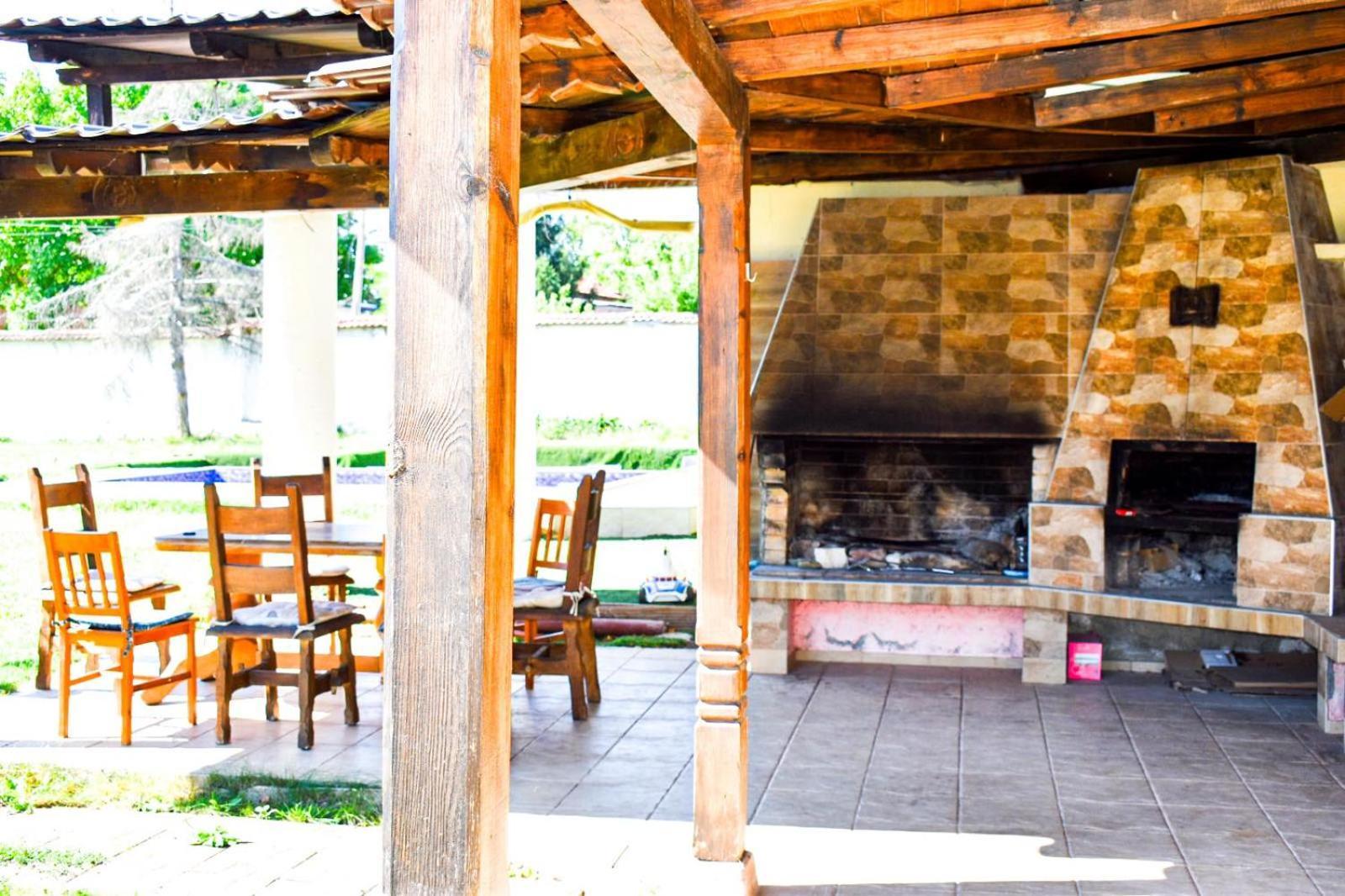 Casafamiglia Villa Prolesha ภายนอก รูปภาพ